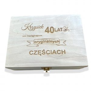 Skrzynka drewniana pudełko z przegródkami Urodziny