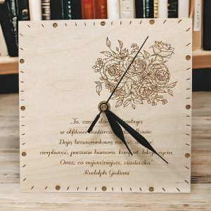 Zegar drewniany z grawerem dla Dziadków na dzień Babci i dzień Dziadka