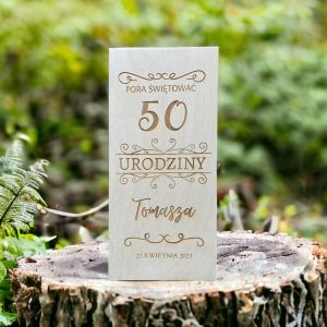 Skrzynka na 50 urodziny Pora świętować Whisky Alkohol Grawer Imię Skrzynka na whisky